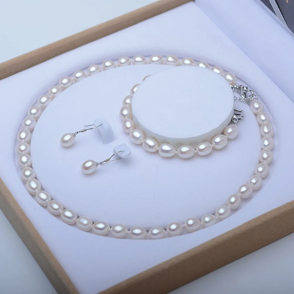 

Hand knotted 8-9mm white freshwater rice pearl necklace 42cm plus 5cm bracelet 18cm plus 5cm and earring set