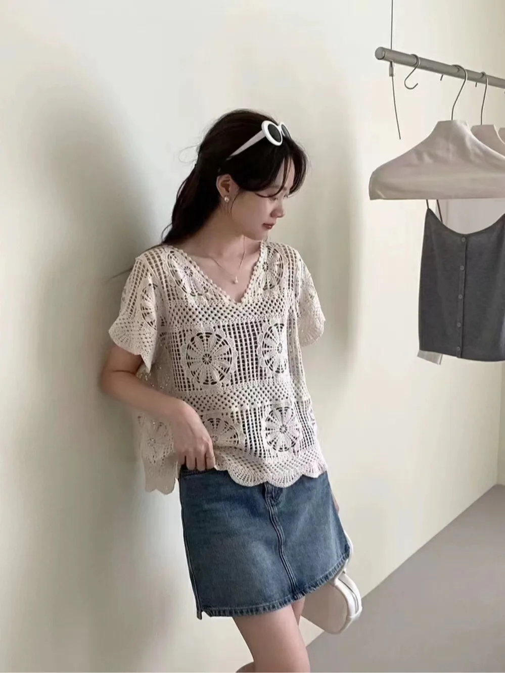 Sheer Crochet Top V-Neck Short Sleeve Open-knit Embroidery Blouse Women Summer Boho Vacation Beach Outfit