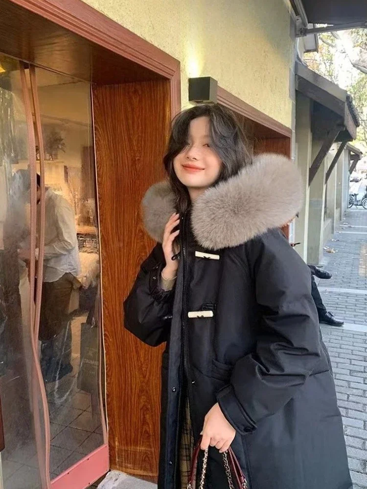 2025 Bestseller Down Coat Large Fur Collar Design Thermal Insulated Winter Jacket with Waist Cinching Perfect for Snowy Days
