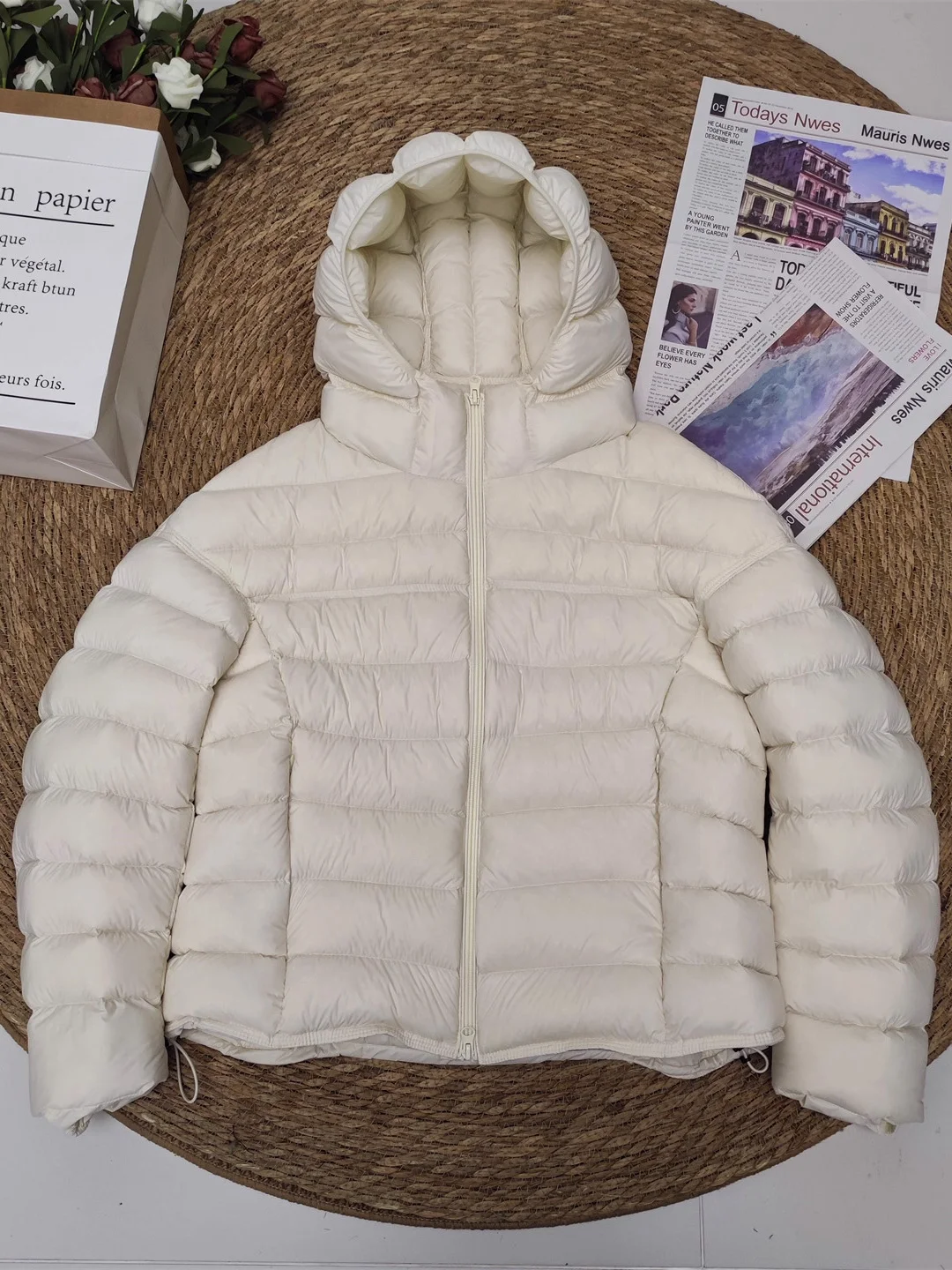 

Lightweight Puffer Jacket with Hood for Women Commuter Style Warm Cotton Coat Korean Loose Fit Thickened Long Sleeve Zipper