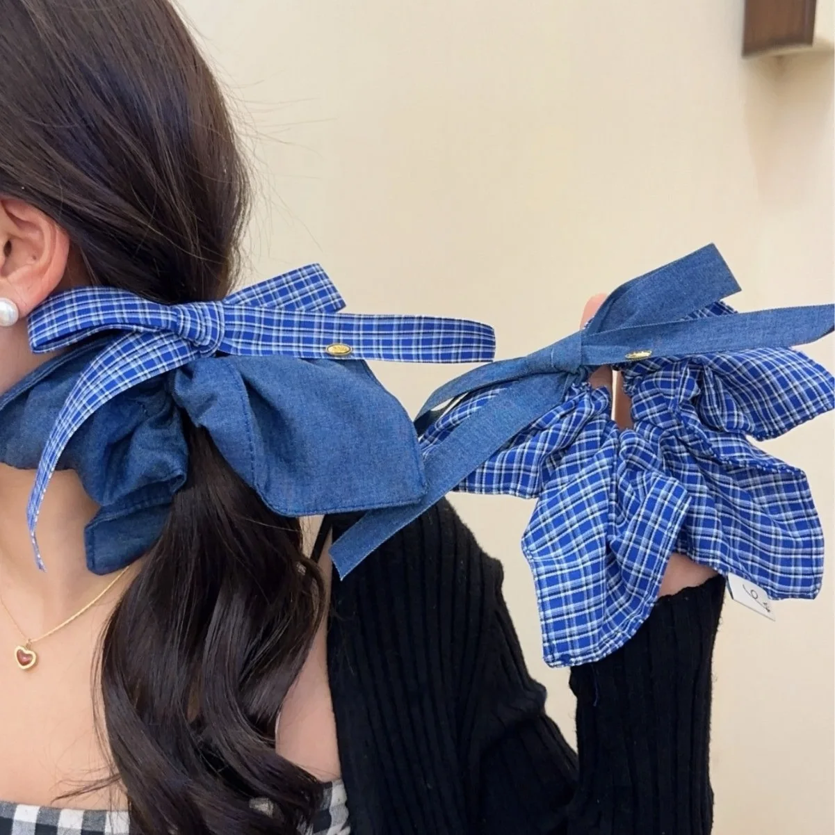 Koreański niebieski styl dżinsowy duża kokarda Scrunchies dla kobiet nieregularna krawędź uchwyt na kucyk opaski do włosów Y2K dziewczęce akcesoria do włosów — zdjęcie 4