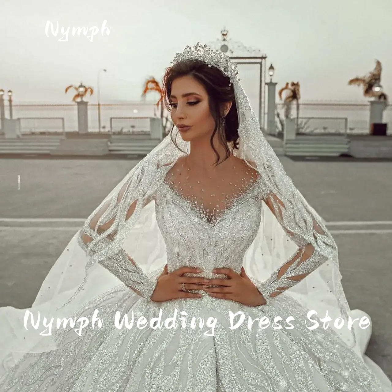 

Ball Gown Wedding Dresses Long Sleeves Vestidos de Noiva Beads Lace Bridal Gowns Customize Backless Sweep Train Robe De Mariee