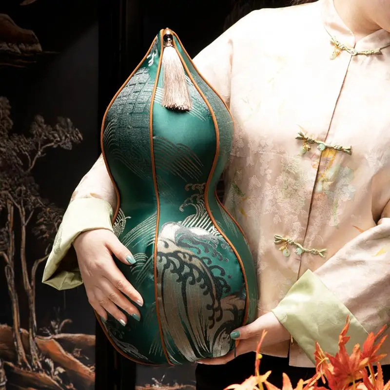 

special-shaped, throw pillow gourd gourd, peanut Guochao gift, three-dimensional full personality, no pilling and no silk