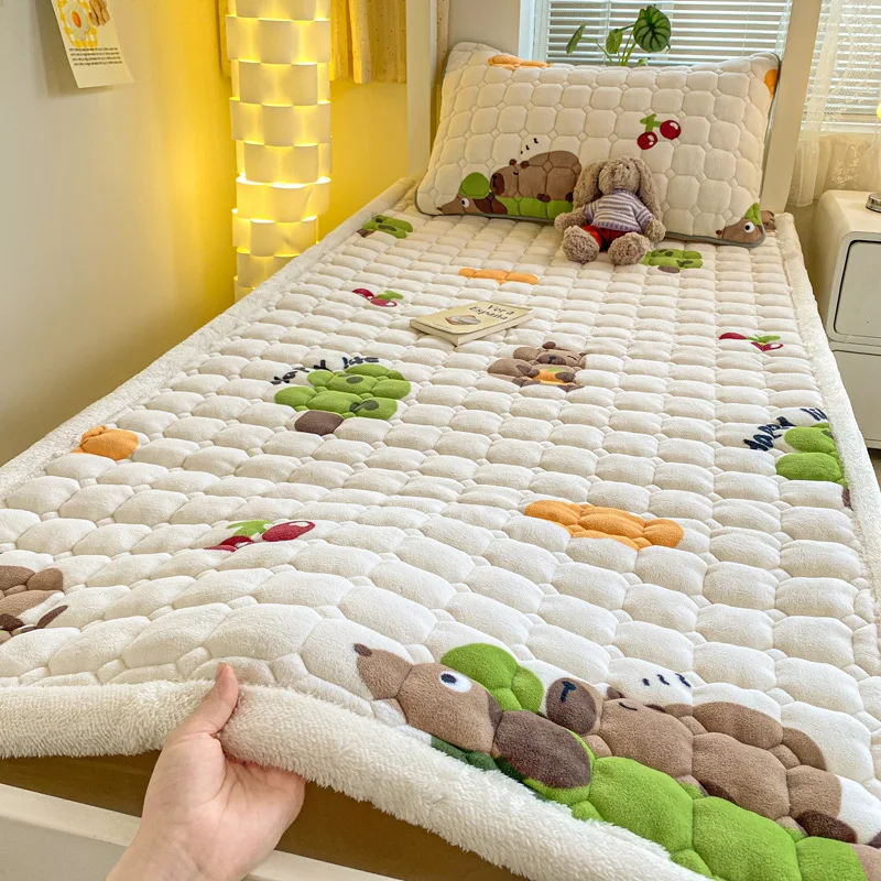 

2024 Winter Milk Velvet Bedspread King Size Bed Cover Quilted Mattress Pad Washable Mattress Protector Bed Linen Queen Bedsheet
