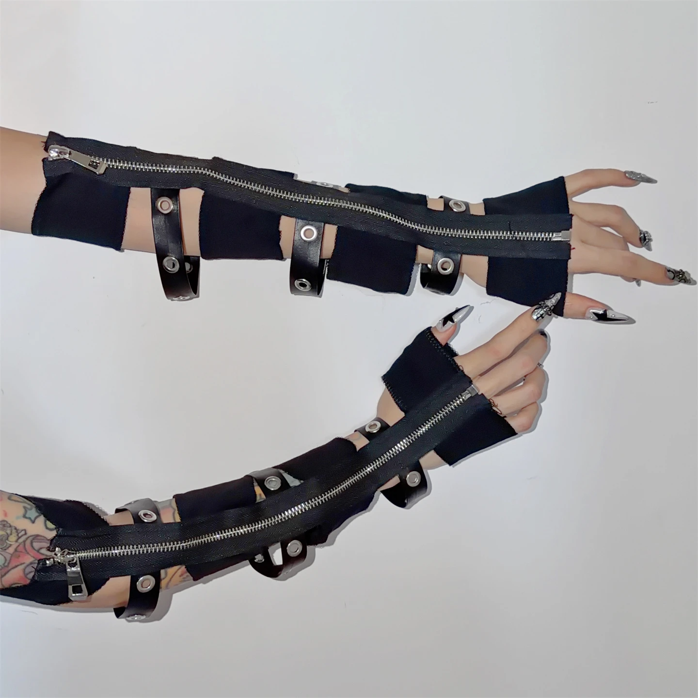 

Y2K горячая девушка Яби культура девушка групповой танец Европейский и американский нишевый дизайн панк длинные полые перчатки с рукавами на половину пальца