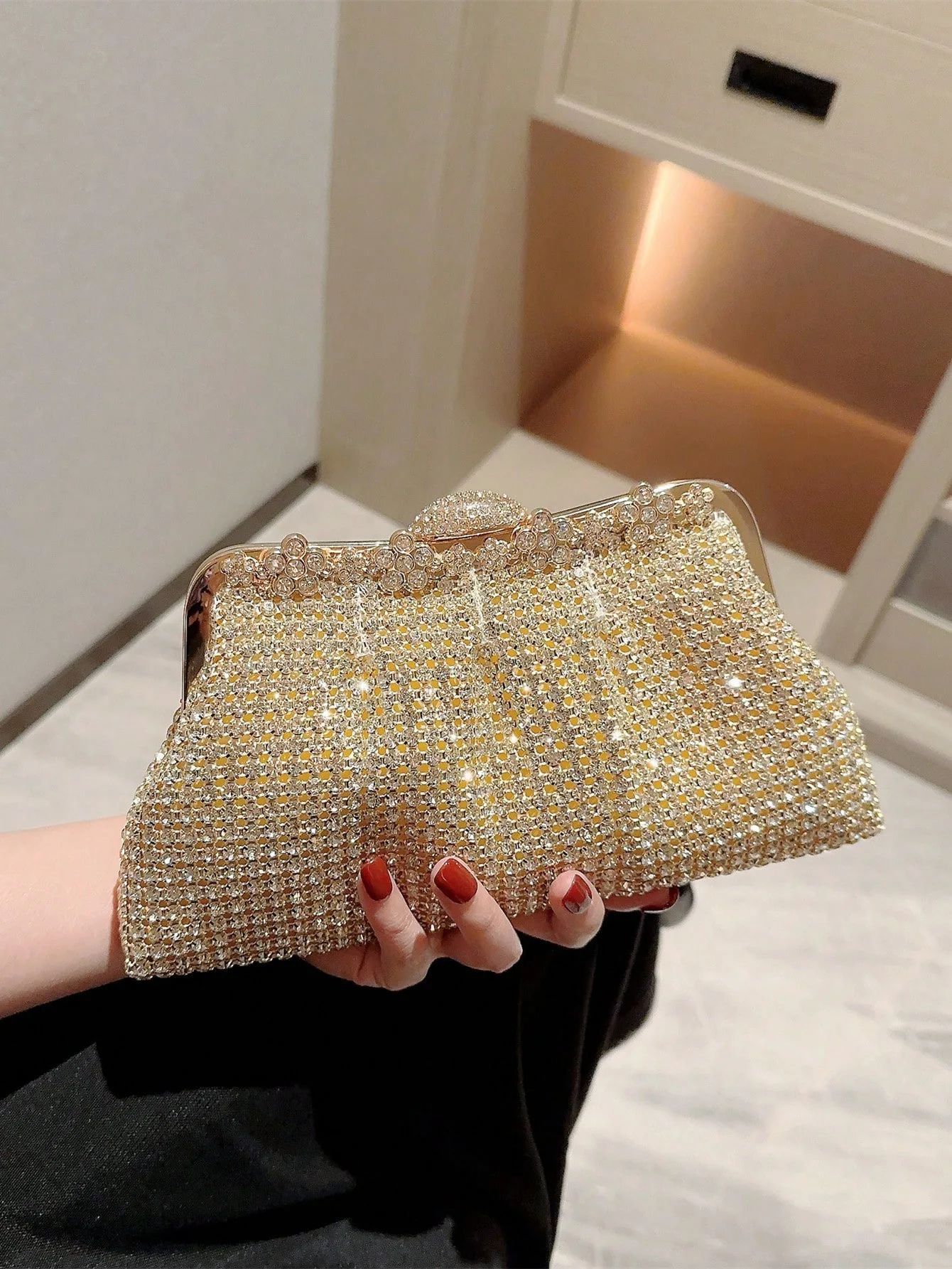 Women's Full Rhinestone Banquet Handbag 2026 New European and American Fashion Luxury Design Elegant Lady Shining Clutch Bags