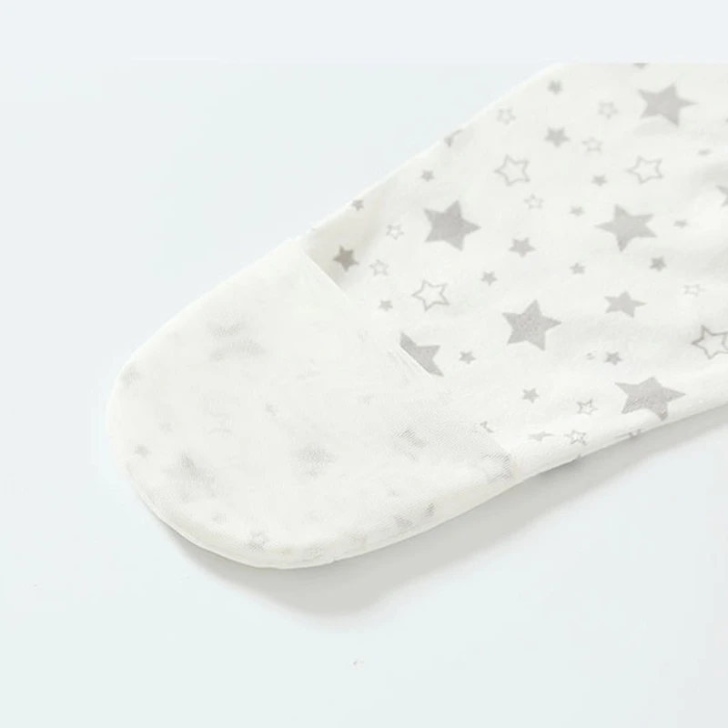 Anti Startle Hand Covers Suitable for Newborns Prevent Startling & Scratching