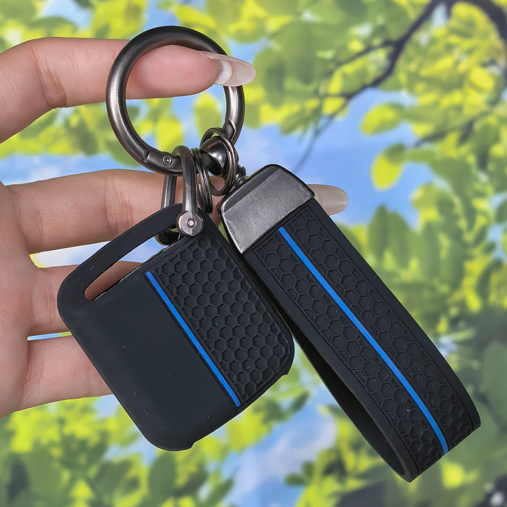 Soft Silicone Protective Fob Cover with Keychain for Nissan Micra K12 Note Navara Qashqai J10 Primera Almera Sunny X‑Trail