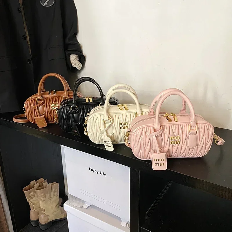 กระเป๋าสะพายข้างผู้หญิงแบบลำลองที่น่าดึงดูดใจ กระเป๋าสะพายข้างแฟชั่นพกพาสะดวกสำหรับนักเรียน สไตล์มหาวิทยาลัย ปรับได้สำหรับการเดินทาง