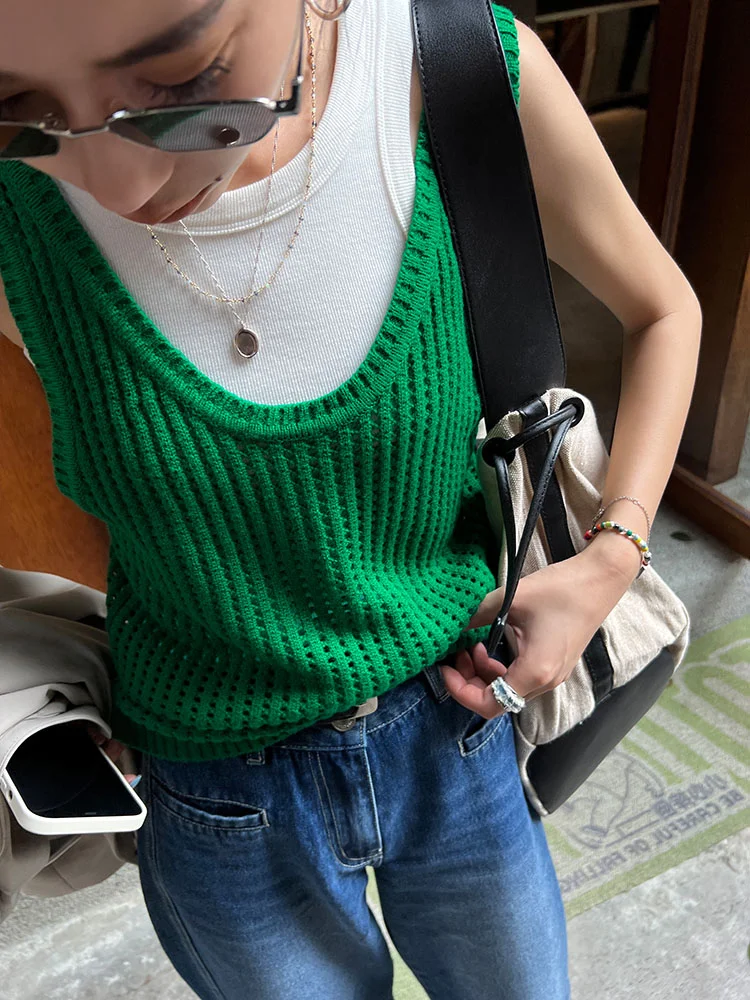 低ネックニット透かし編みベスト レディース 夏 ファッション 多用途 スリム タンクトップ アウター ディープUネック メッシュパネルデザイン