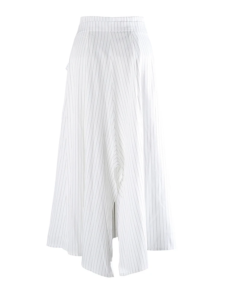 [EAM] High Waist Gray Striped Irregular Pleated Elegant A-line Half-body Skirt Women Fashion Tide New Spring Autumn 2026 1DJ7864