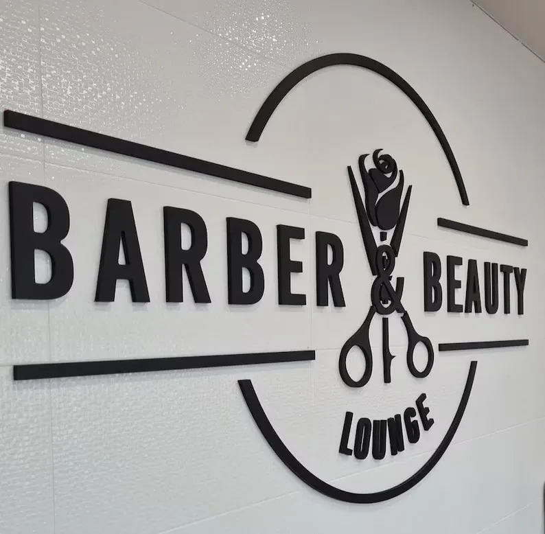 Op maat gemaakte lasergesneden bedrijfslogo spiegelende acryl logo bord voor wanddecoratie voor salon, spa, studio, aangepast bedrijfslogo voor de wand