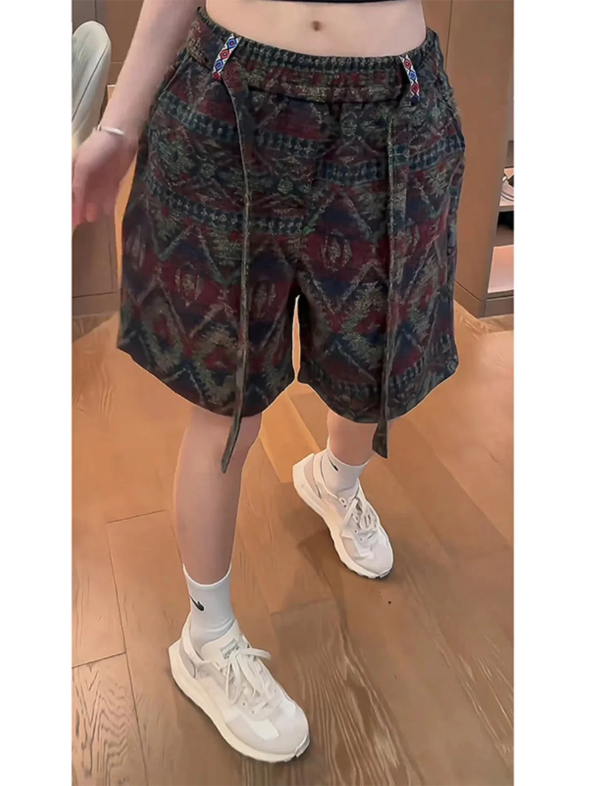 

Men's Knitted Spor orts Summer Casual Retro Floral Embroidery Four-Five Split Mid-Waist Loose Fit Straight Leg Pants