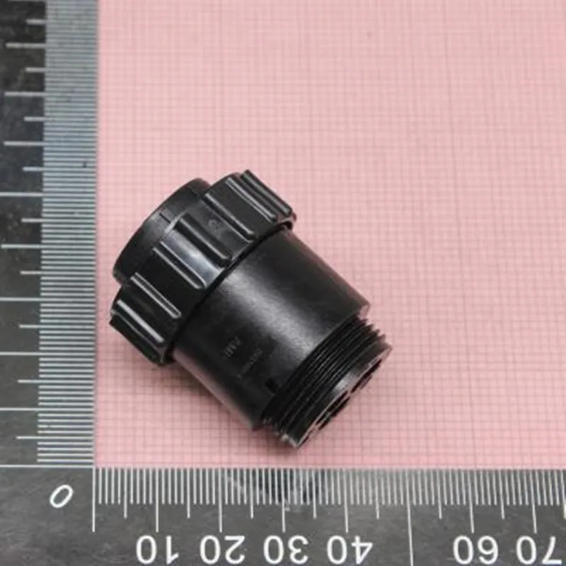 

AMP TE/Tyco circular Power socket connector 213905-1 250 VDC 3 Position Sealable Plug Pin