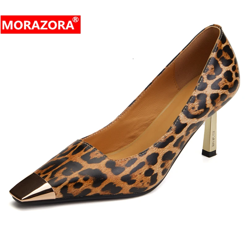 MORAZORA 2025 nuevo leopardo cuero genuino mujeres bombas tacones altos zapatos punta de Metal Primavera Verano señoras fiesta club nocturno zapatos