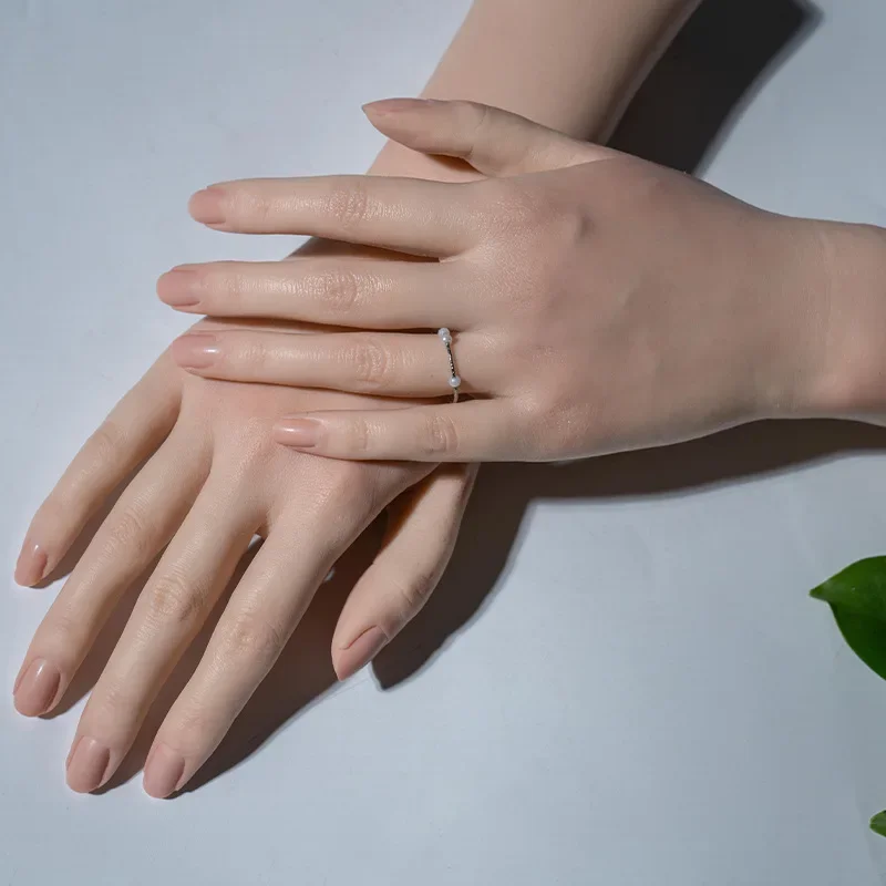 

Spotlight Nail Art Hand Model Shooting Display Props Simulation Extension Silicone Prosthetic Hand Model
