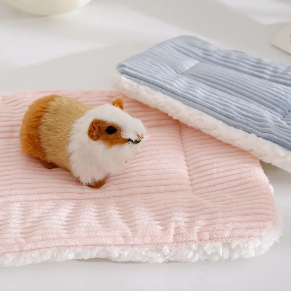 Small Pet Sleeping Pad Cozy Plush Guinea Pig Cage Liner Winter Hamster Nest Mat Small Bed House for Squirrel Hedgehog Chinchilla