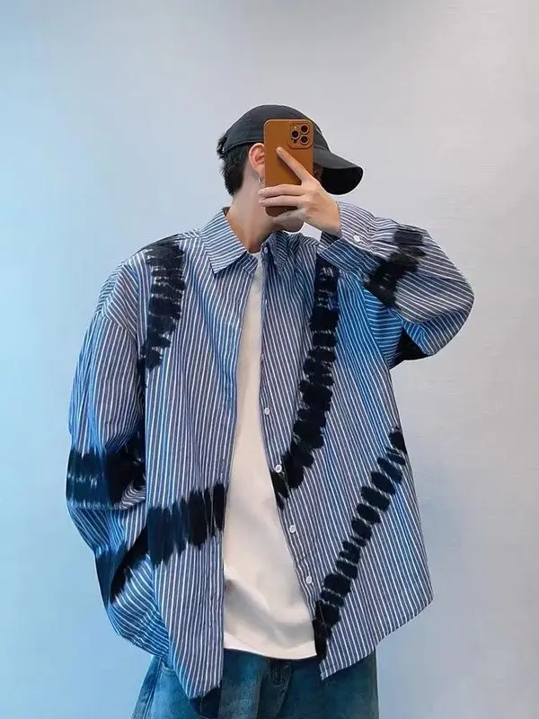 

Мужская рубашка свободного кроя в полоску, с эффектом окрашивания, в стиле винтаж, трендовая уличная одежда, большие размеры, осенняя, на пуговицах