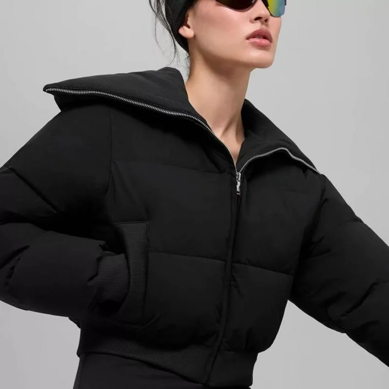 Giacca imbottita invernale da donna 2025 con risvolto grande cappotto spesso caldo dettaglio a costine streetwear stile urbano capispalla casual autunno inverno