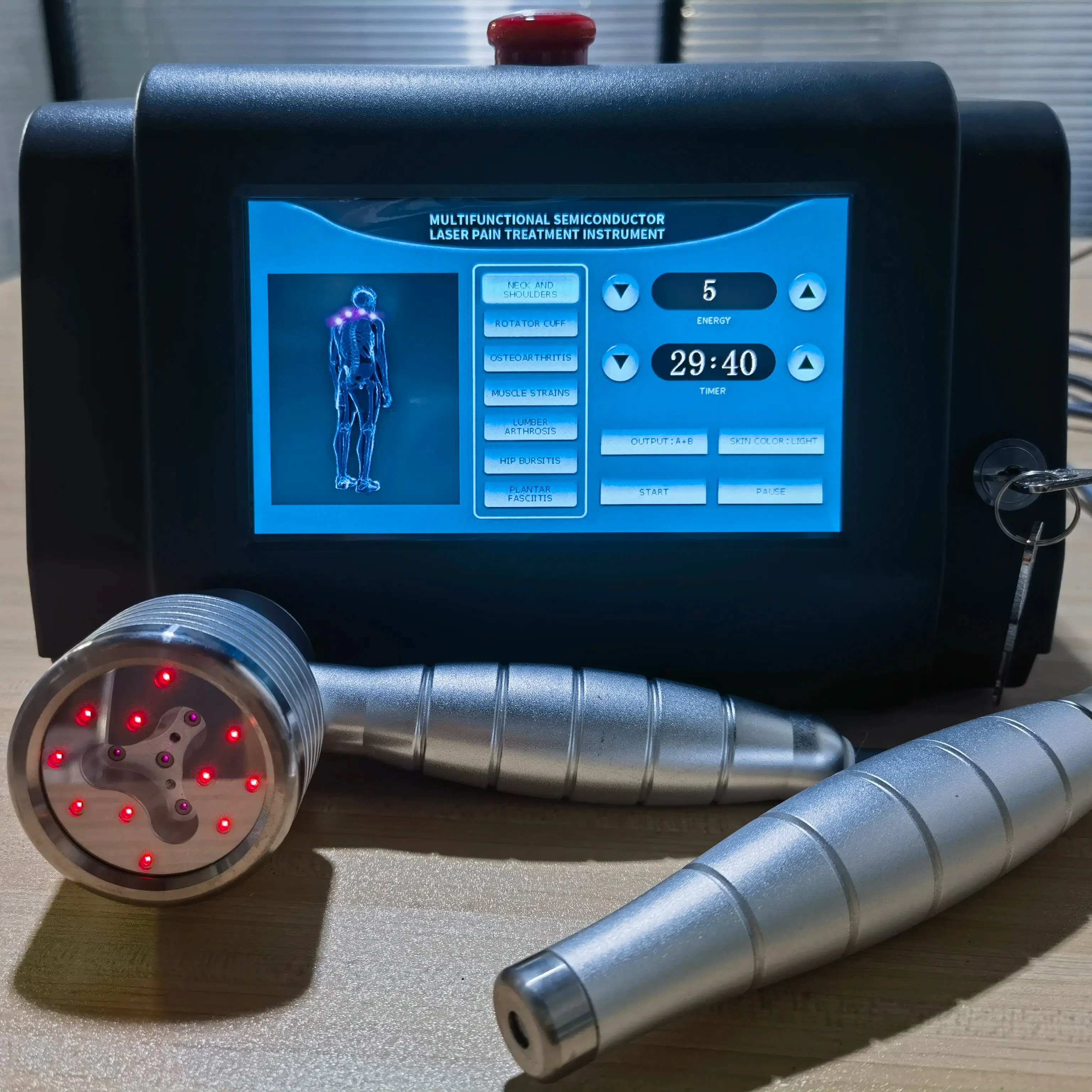 1064nm LLLT آلة العلاج بالليزر جهاز العلاج الطبيعي خارج الجسم ، العلاج المزدوج لمحاكاة الخلية الطول الموجي لتخفيف الآلام