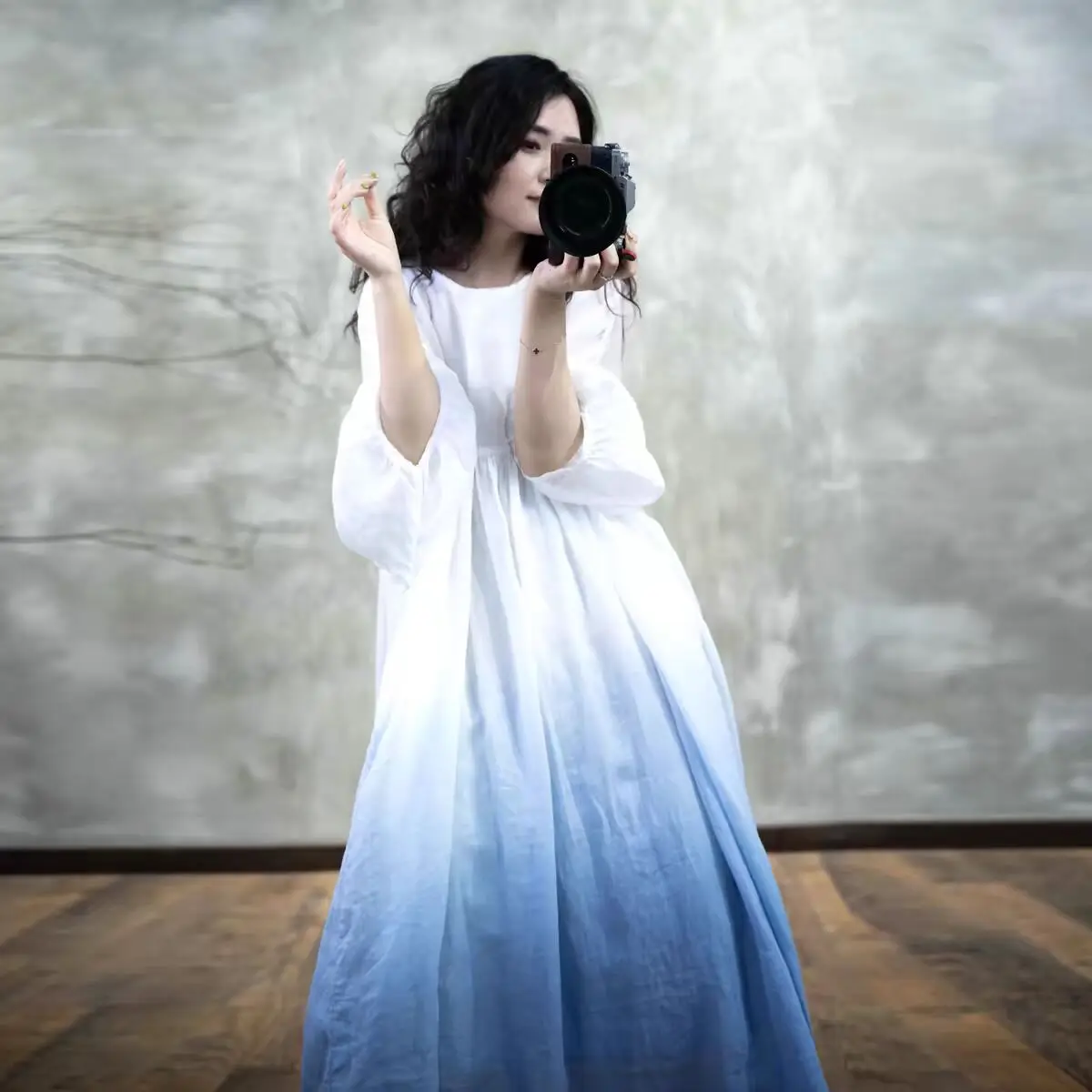 Vestido de Verão Novo Estilo em Mistura de Aodão Leve com Cores adativas, Saia em Camadas Duplas, Manga Lanterninha e Dec...