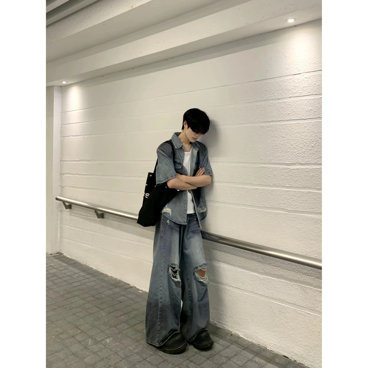 

Корейский джинсовый комплект Sle Distred с подушечками ort Sve Деконструированные рваные брюки Модный молодежный комплект irt