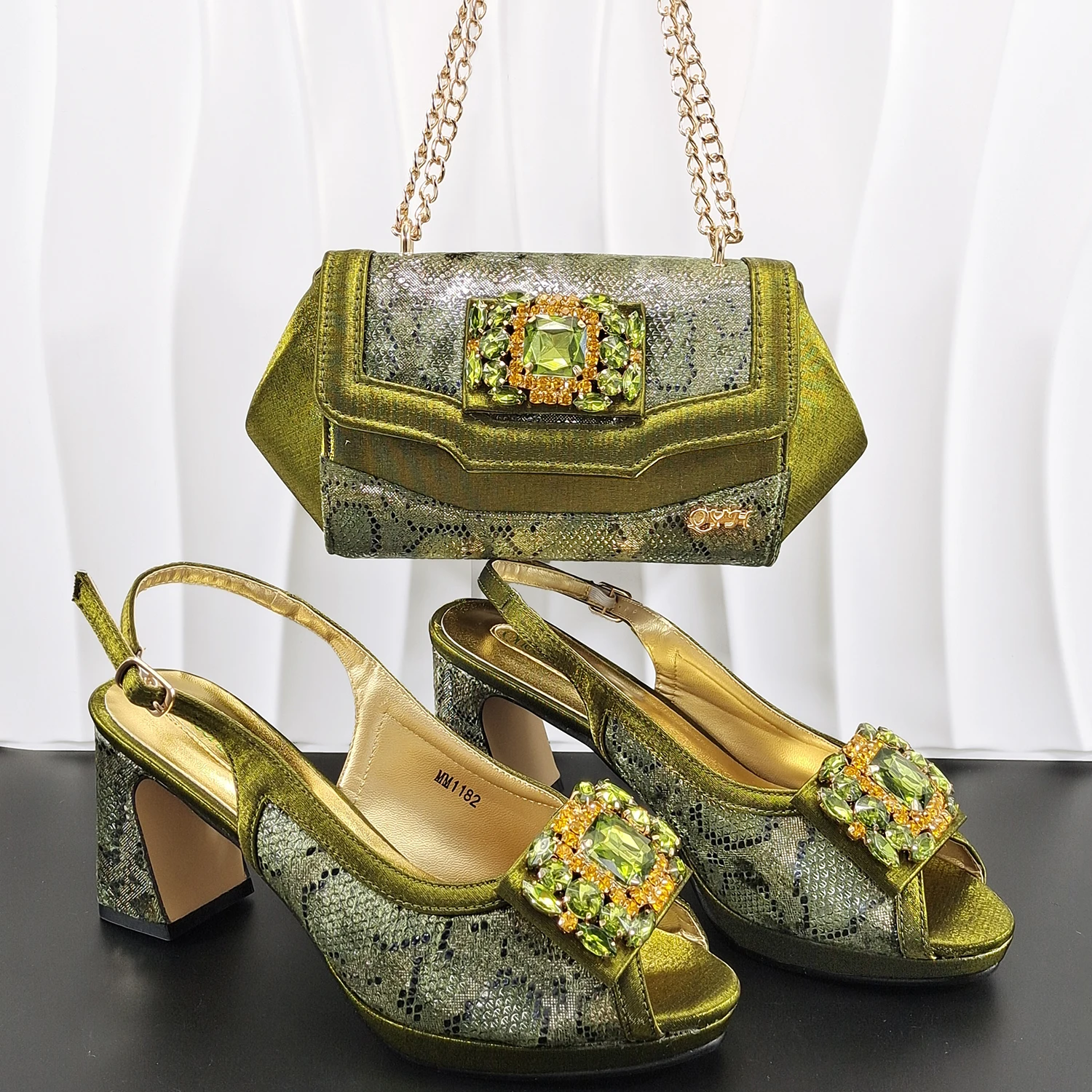 

Queena Yan Evening's Best Shoes and Bag! Full Diamond Design Irregular Handle Bag Stiletto Heel and Pointed Toe Women's Sho