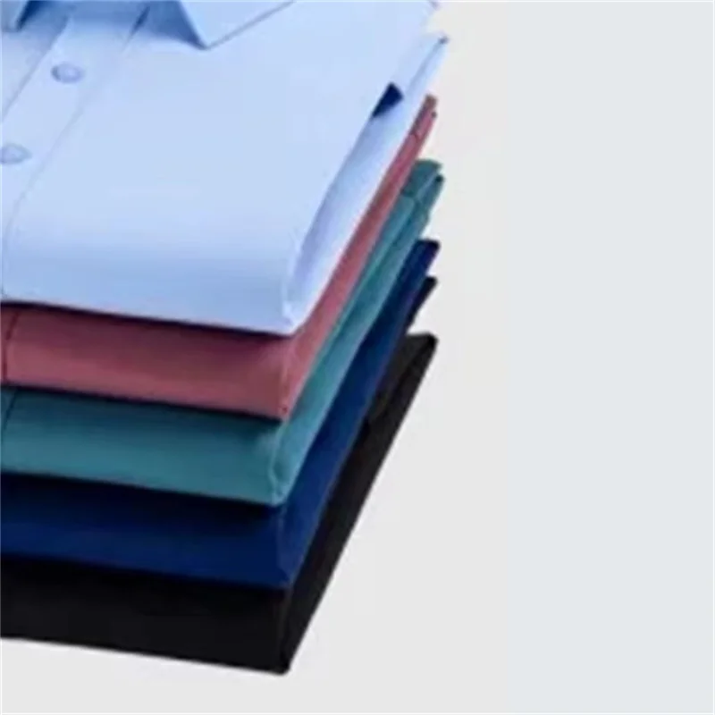 

Новая мужская летняя деловая повседневная рубашка с коротким рукавом, эластичная, не мнется, высокая эластичность, комфортная и дышащая.