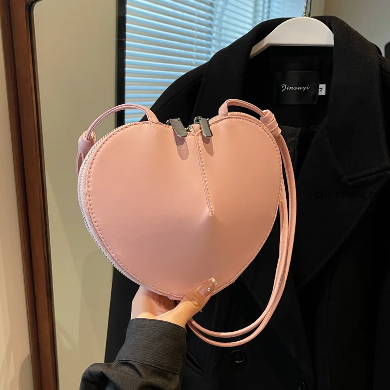 

2026 High-end Love Bags Fashionable Peach Heart Box Bag Niche Design, Stylish Bag Textured Single Shoulder Crossbody Bag HotSale