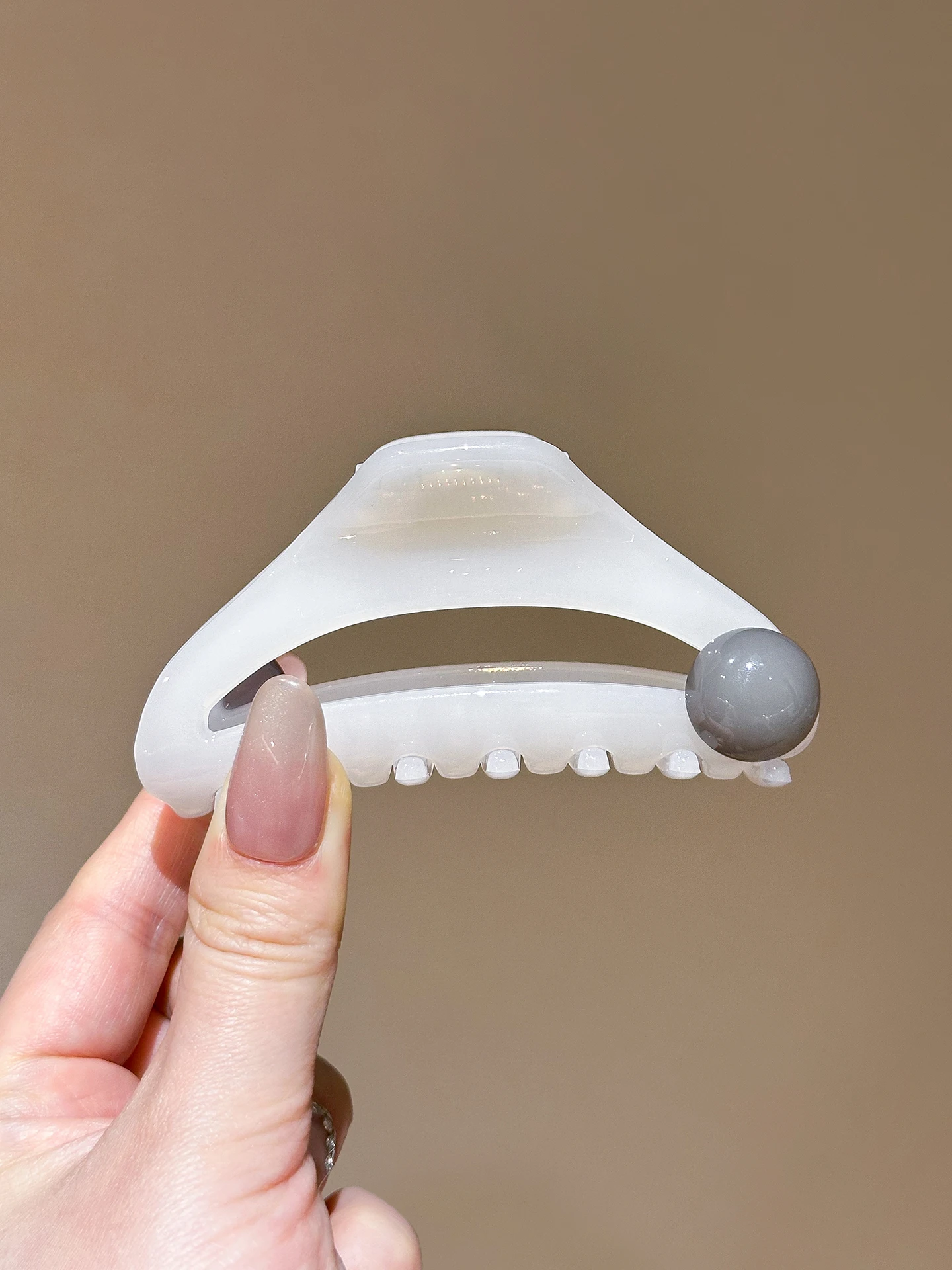 presilha-de-cabelo-feminina-estilo-frances-lynnroman-presilha-de-cabelo-em-formato-de-grao-de-feijao-com-design-de-mandibula-de-tubarao-acessorio-de-cabelo-moderno-para-a-parte-de-tras-da-cabeca-novidade-2026