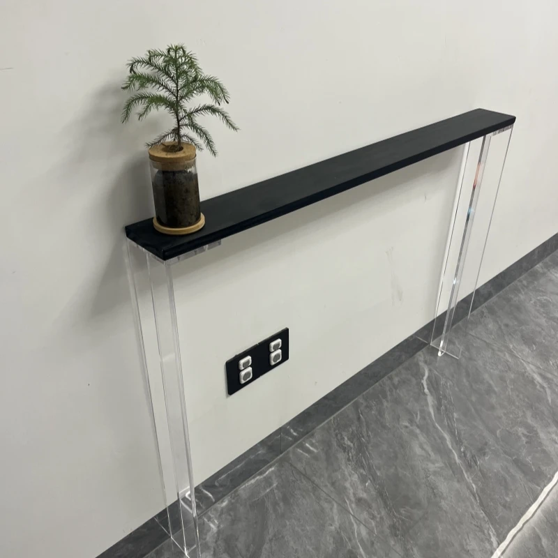 

The back shelf of the sofa is extremely narrow, entrance shelf is light luxury acrylic against wall, the log is simple,