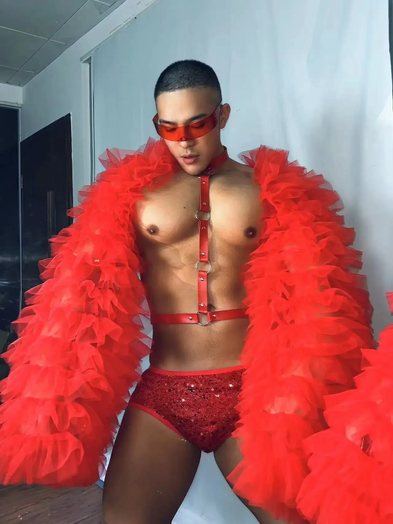 Vermelho sheer gaze topos sexy boate festa carnaval traje masculino modelo dançarino dj gogo dança lantejoulas shorts desempenho outfit