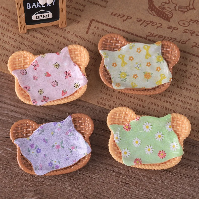2pcs Mini Pastoral Floral Bear Woven Plate Bread Basket DIY Dollhouse Miniature Food Plate Resin Accessories Craft Home Decor