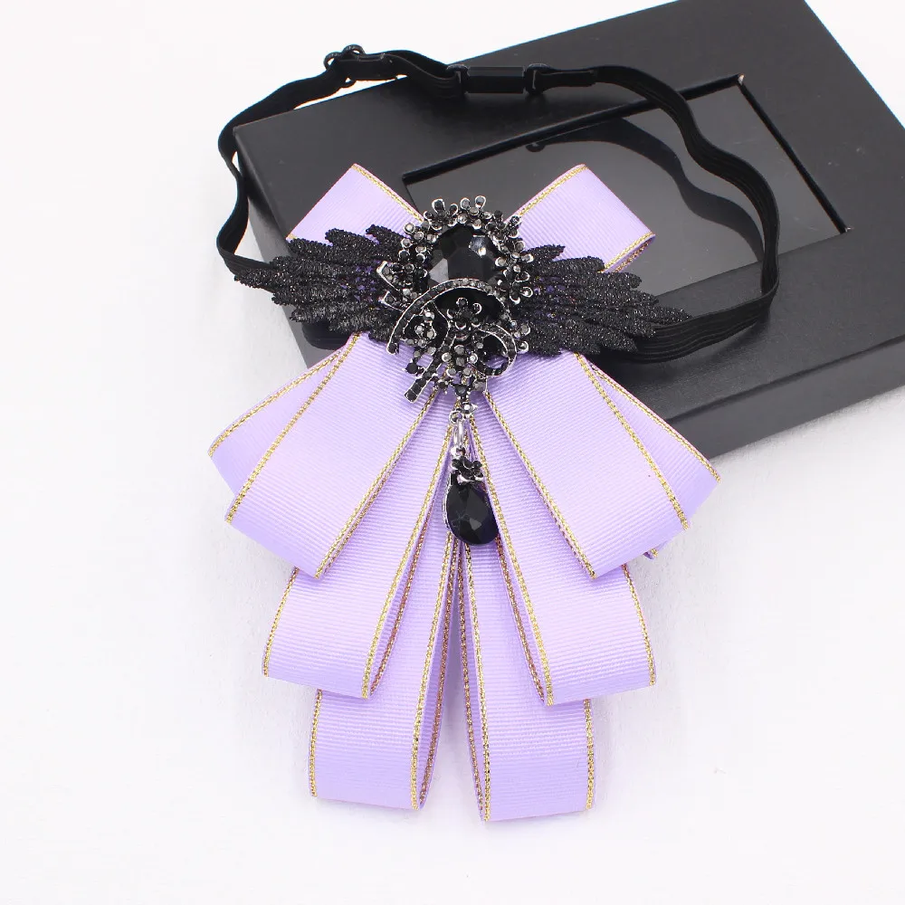 Papillon vintage con nastro verde per donna Spilla con risvolto gotico con pizzo e ciondolo in cristallo Cravatta elegante per abito a camicia TS239