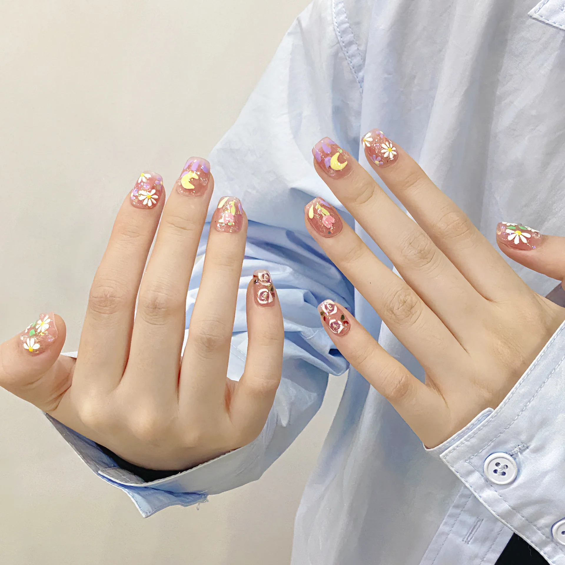 10 szt. Kolorowa prasa do paznokci ręcznie robiona sztuczne paznokcie krótkie kwadratowe wzory księżycowe kobiety dziewczęce do noszenia do paznokci tipsów do Manicure