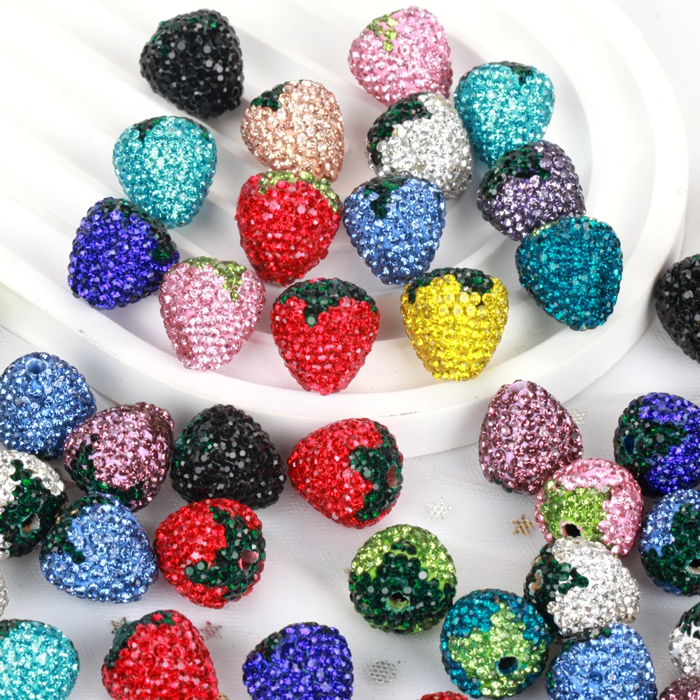16x17mm 1/3/5 sztuk urok truskawka błyszcząca glina polimerowa koraliki Rhinestone do tworzenia biżuterii naszyjnik DIY bransoletki akcesoria VD