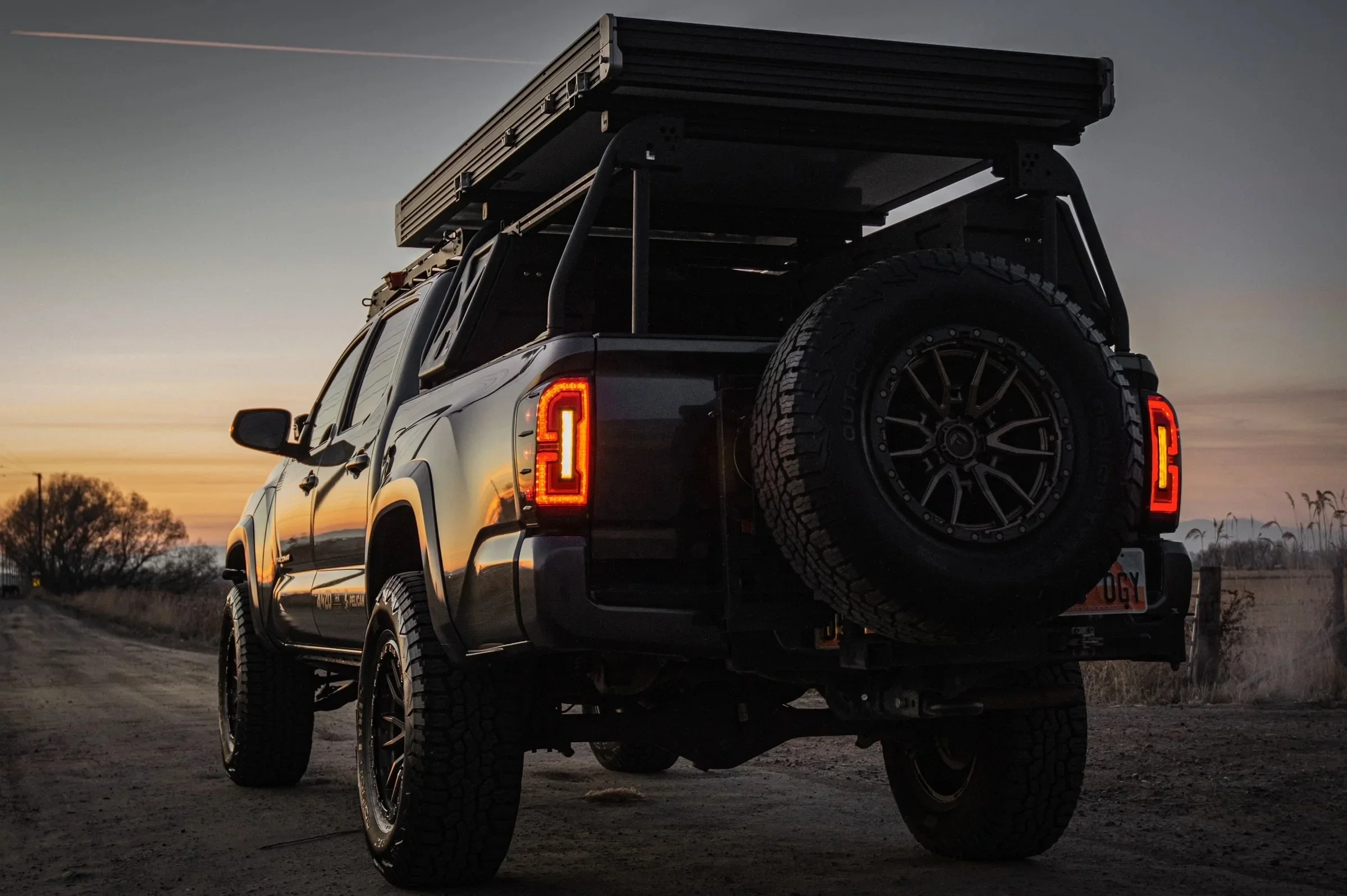 Spedking 2016-2022 Venta caliente accesorios de piezas de automóvil lámpara LED luz trasera para Tacoma para TRD luz trasera personalizada