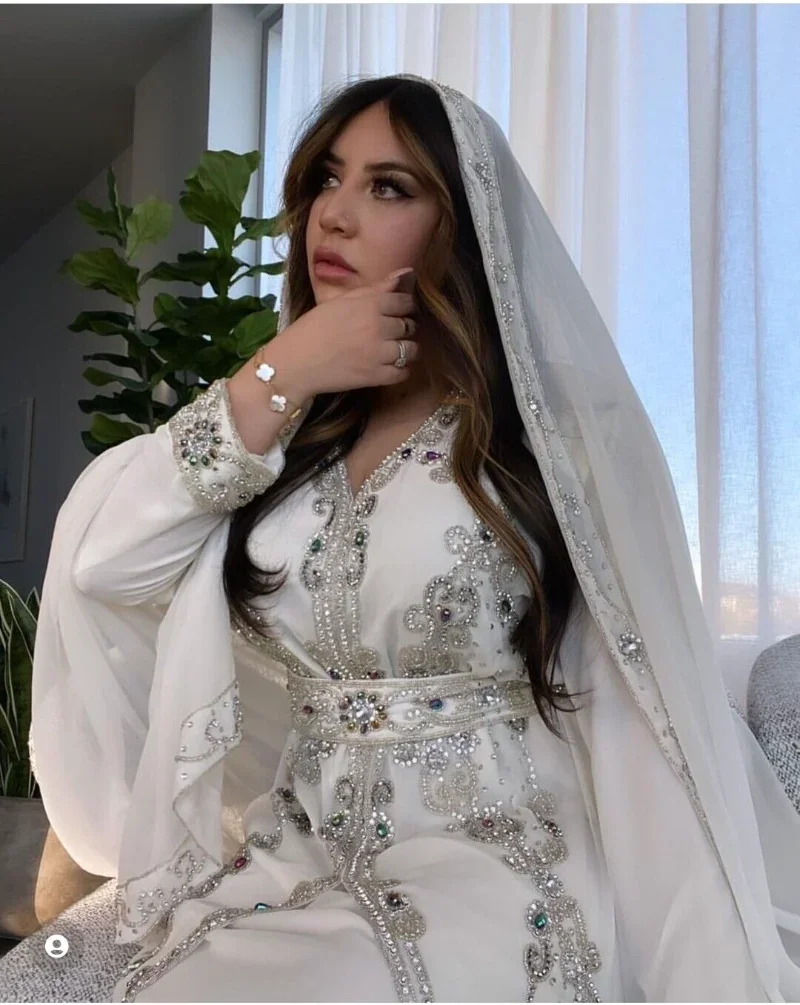 Kaftans Luxury White Robe Fashion Nail Bead Water Drill Decoration Farasha Abaya Embroidery Dress Very Fancy Long Gown