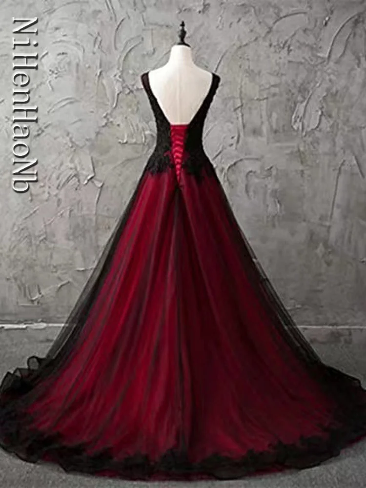 V-Neck Sleeveless Black and Red Quinceanera Dresses Lace Appliques Chic Patry 15 Dress Quinceanera Lace-Up Back