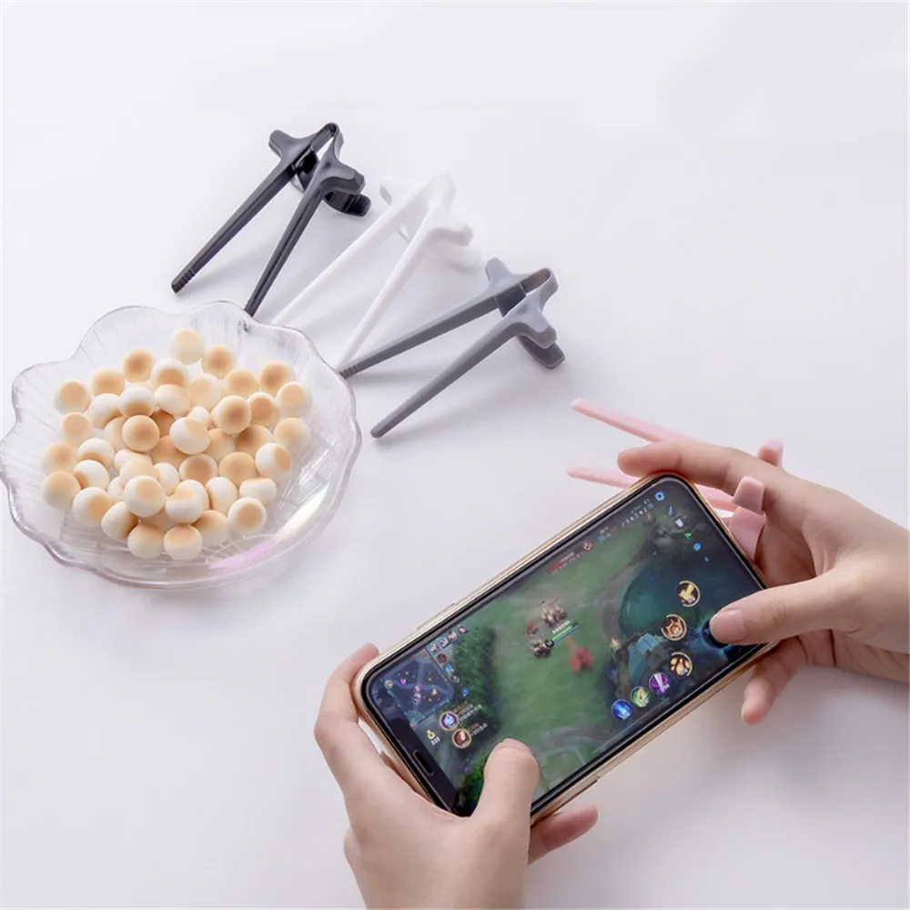 Free-Hands Snack Play Games Finger Chopsticks Lazy Assistant Clip Snacks Not Dirty Hand Phone computer Accessory Kitchen Tool