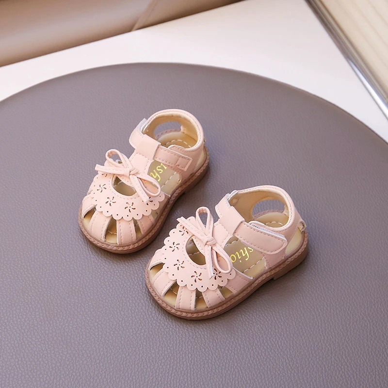 Toddler Beach Shoes Hollowed-out Soft Baby Princess Casual Shoes Non-slip 2026 Summer New Girls Walking Shoes Versatile Trendy