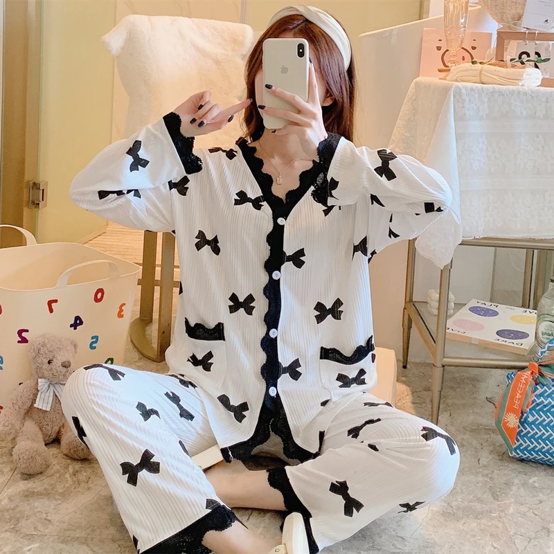 Рисунок 2 - Женский пижамный комплект из двух предметов