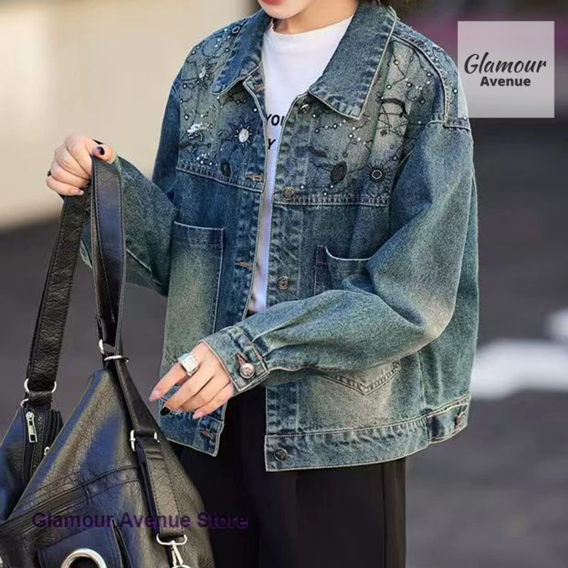 Ethnic embroidered denim jacket women's spring and autumn new fashion temperament retro short coat short rhinestone jacket.