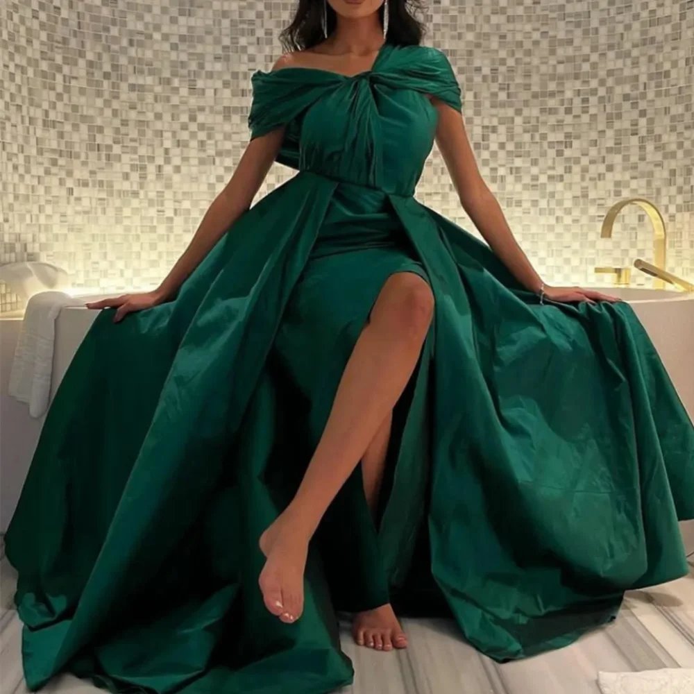 

Classic Long Green Off the Shoulder Satin Evening Dresses Short Sleeves with Slit A Line Sweep Train Robe De Soirée