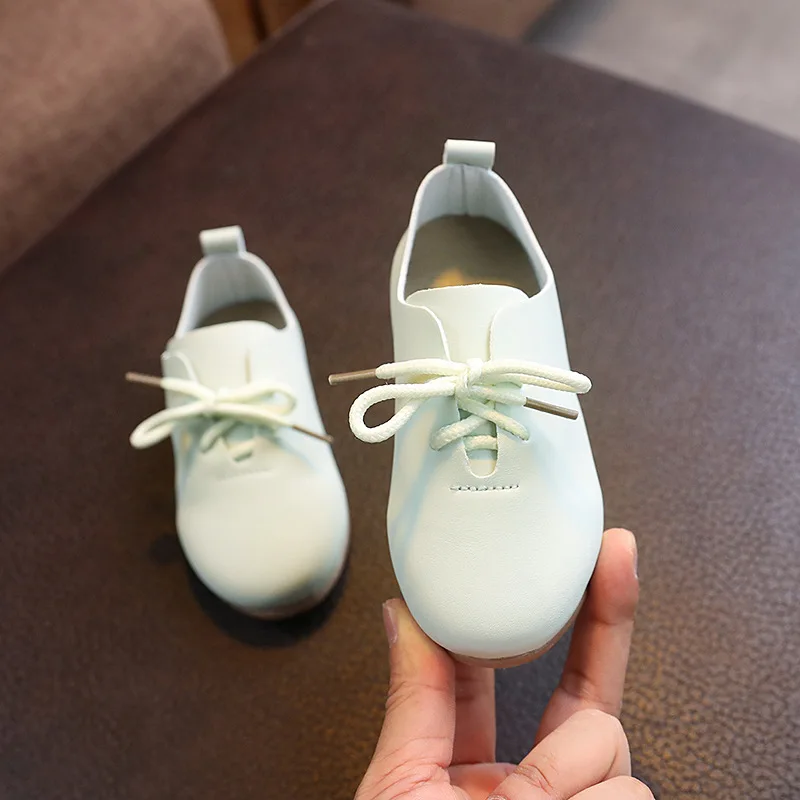 子供用カジュアルシューズ 男の子 女の子 幼児 ビッグキッズ 学校 学生 ホワイト フラット 革靴 クラシック ファッション ソフト レースアップ