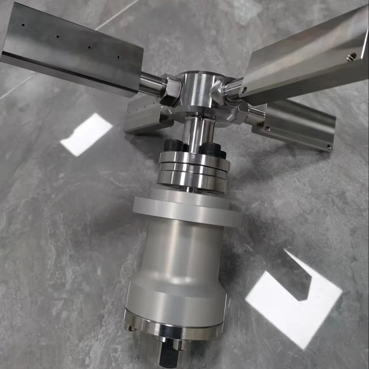 UHP Water Blast Nozzle 2800Bar Triplex Plunger Pump Hydro High Pressure Water Jet Equipment  4 Blades Rotary Nozzles