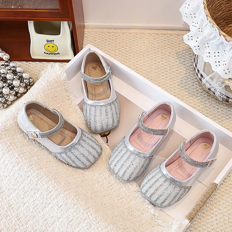 Little Girls Shiny Rhinestone Leather Sandals 2026 New Summer Kids Mary Jane Flats Soft Sole Trendy Princess Girls Party Wedding