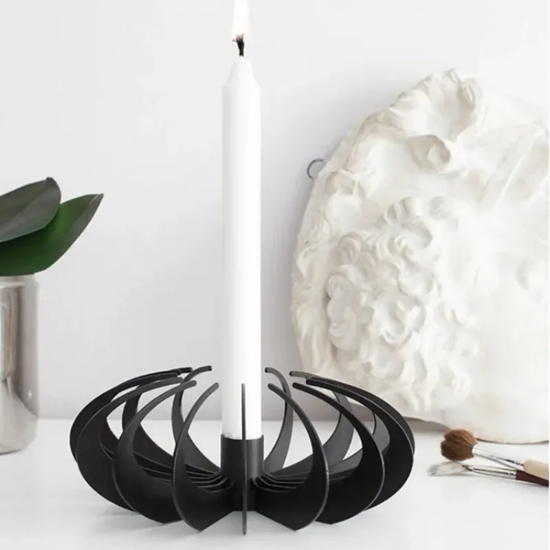 Nordic modern minimalist creative wrought iron ornaments, retro dining table candle holder, soft decoration