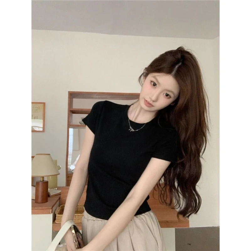 T-shirt con spalla frontale a maniche corte grigia semplice Abbigliamento da donna Estate Slim-fit Versatile Nicchia Pullover corto Top nero