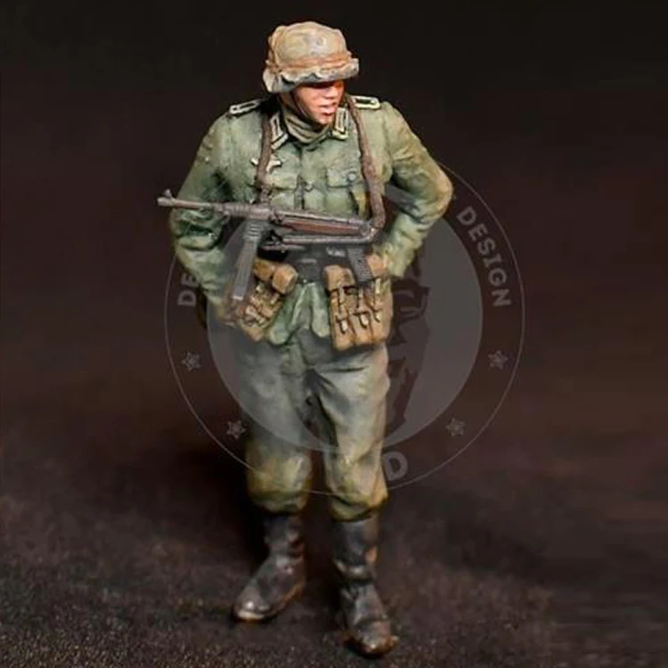 1/35 Resin Model figure GK Soldier, Soldier of World War II, standing, Military theme WWII, Unassembled and unpainted kit